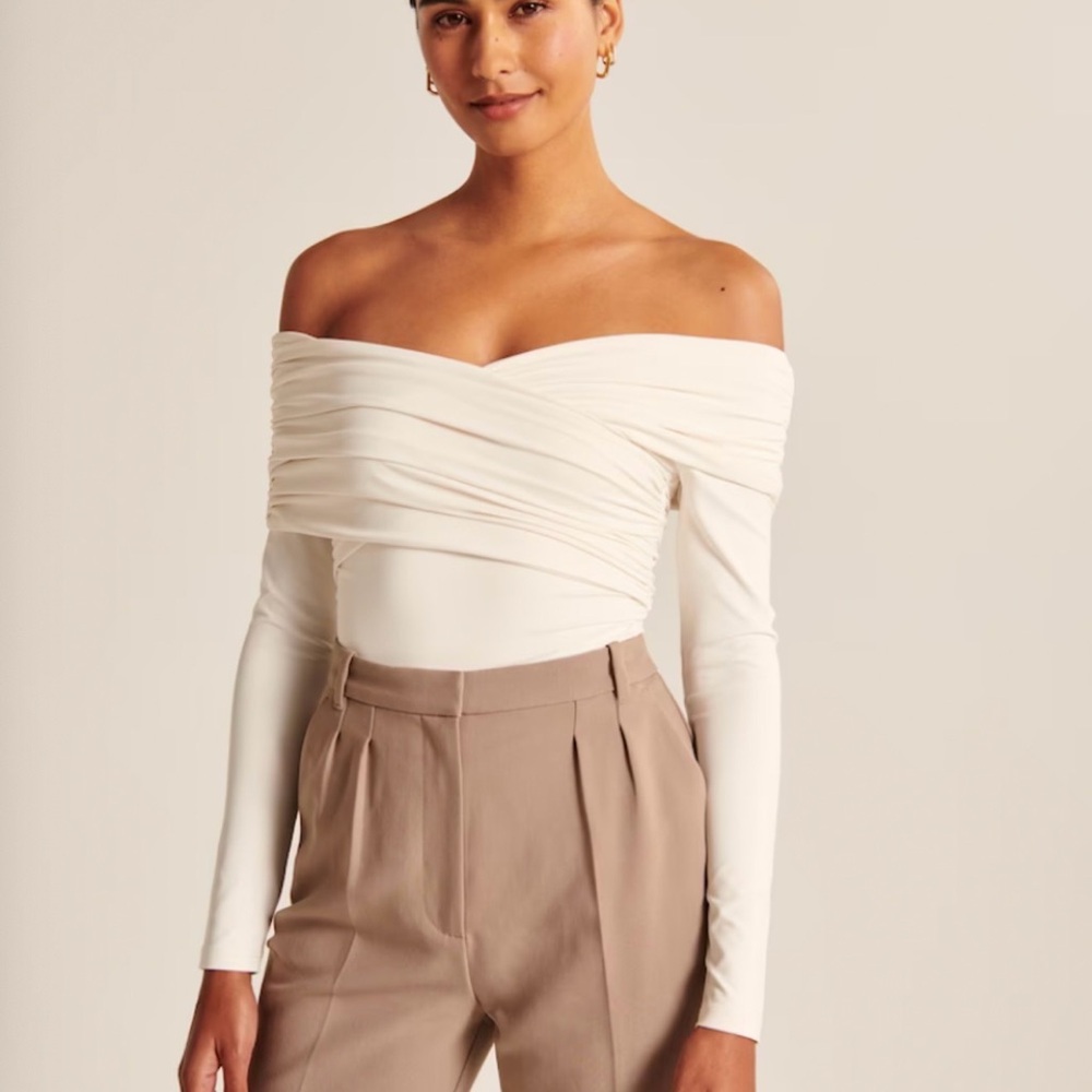 Abercrombie Off-the-Shoulder Ruched Long-Sleeve Top - white
